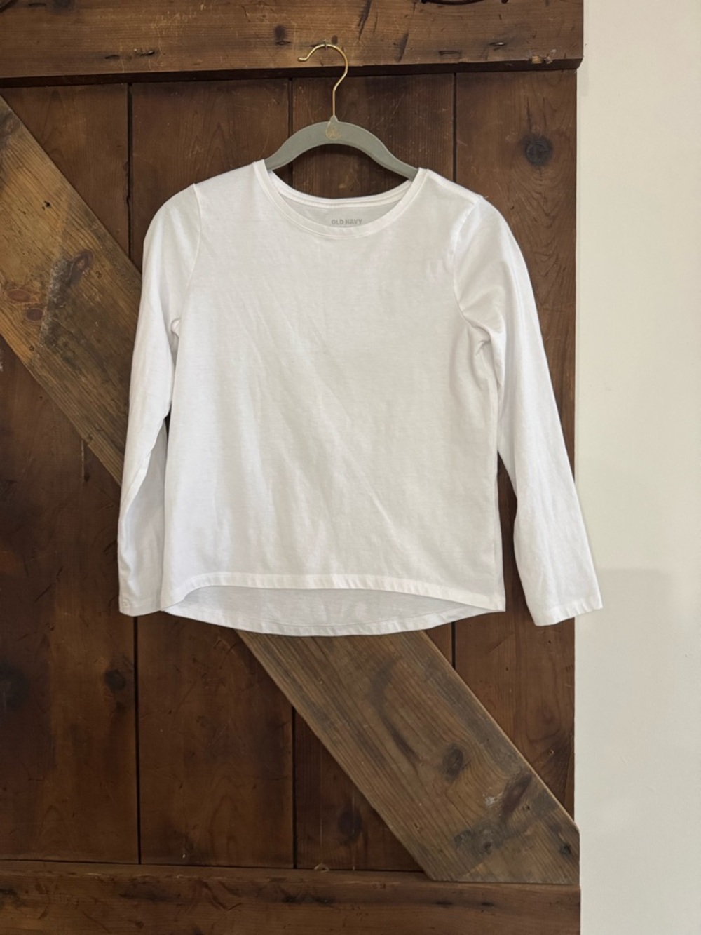 4/ $12 Old Navy White Long Sleeve wCrew Tee for Kids